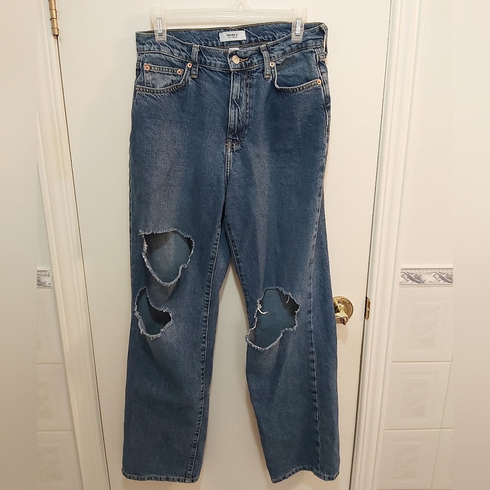 Forever 21 Ripped 100% Cotton Mom Style Jeans Size 27